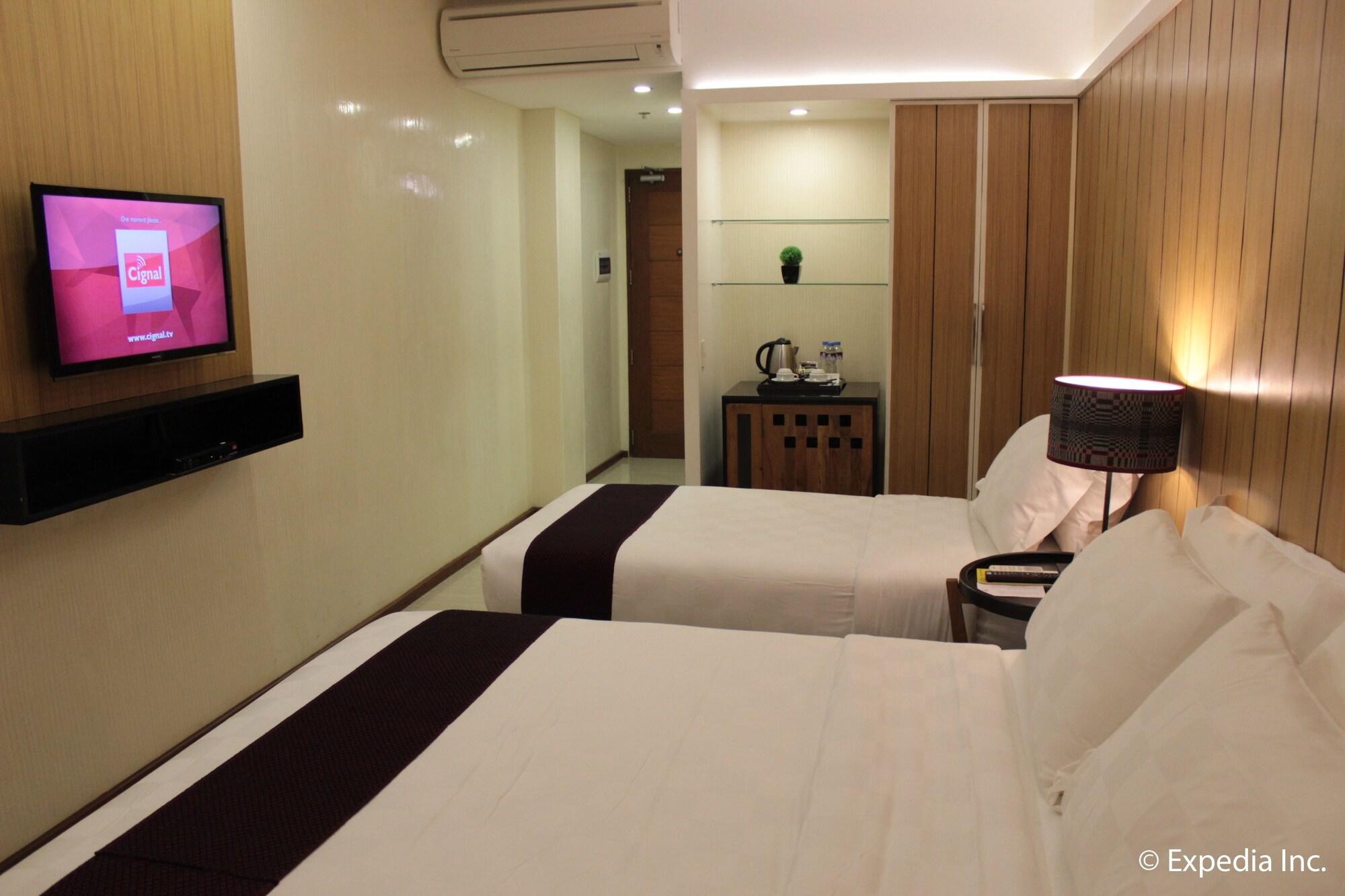 One Vittoria Hotel Vigan Extérieur photo