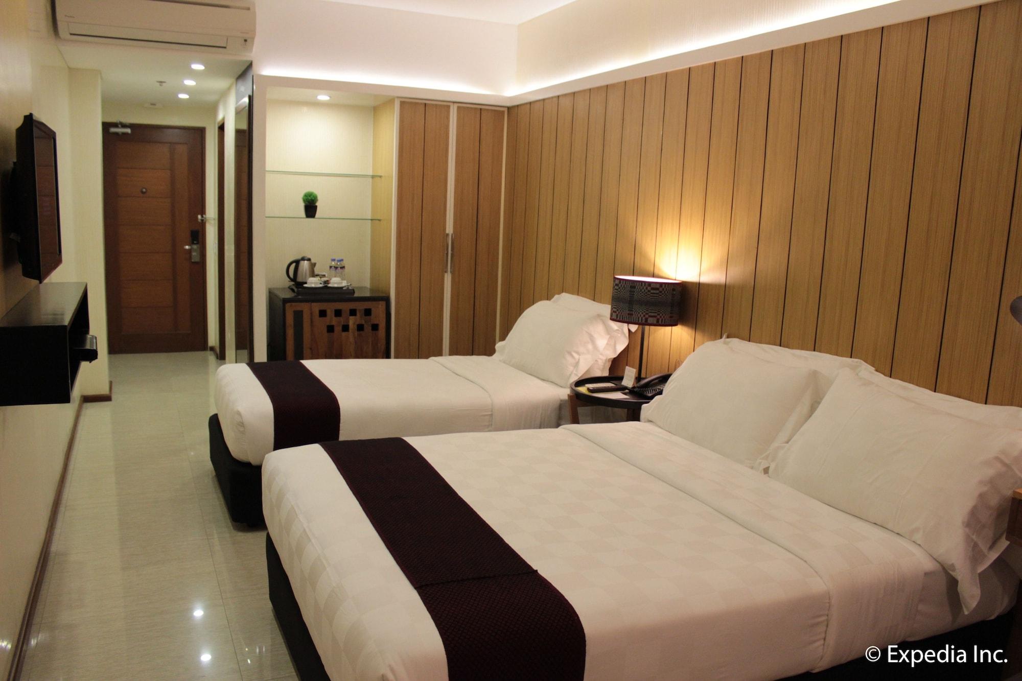 One Vittoria Hotel Vigan Extérieur photo