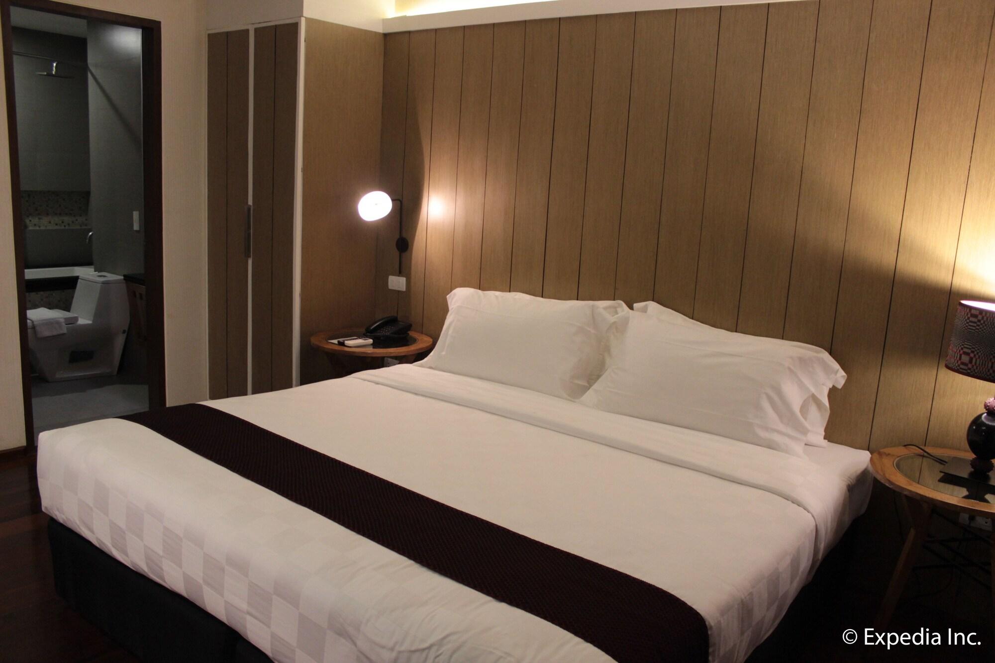 One Vittoria Hotel Vigan Extérieur photo