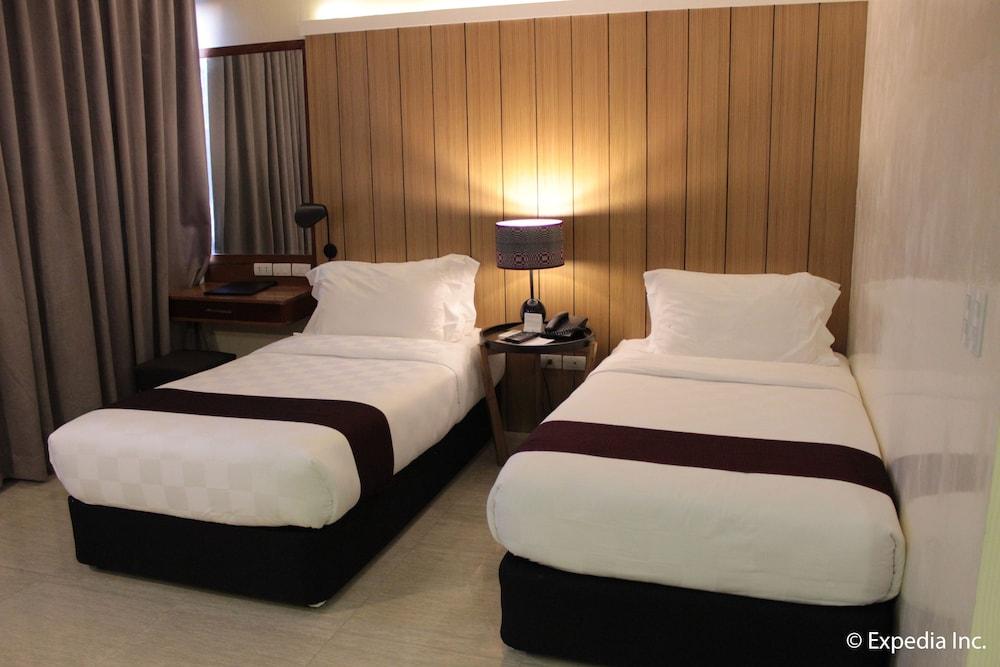 One Vittoria Hotel Vigan Extérieur photo