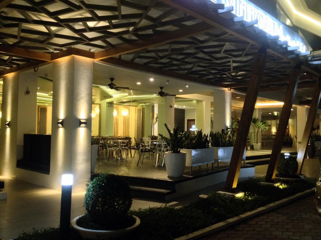 One Vittoria Hotel Vigan Extérieur photo