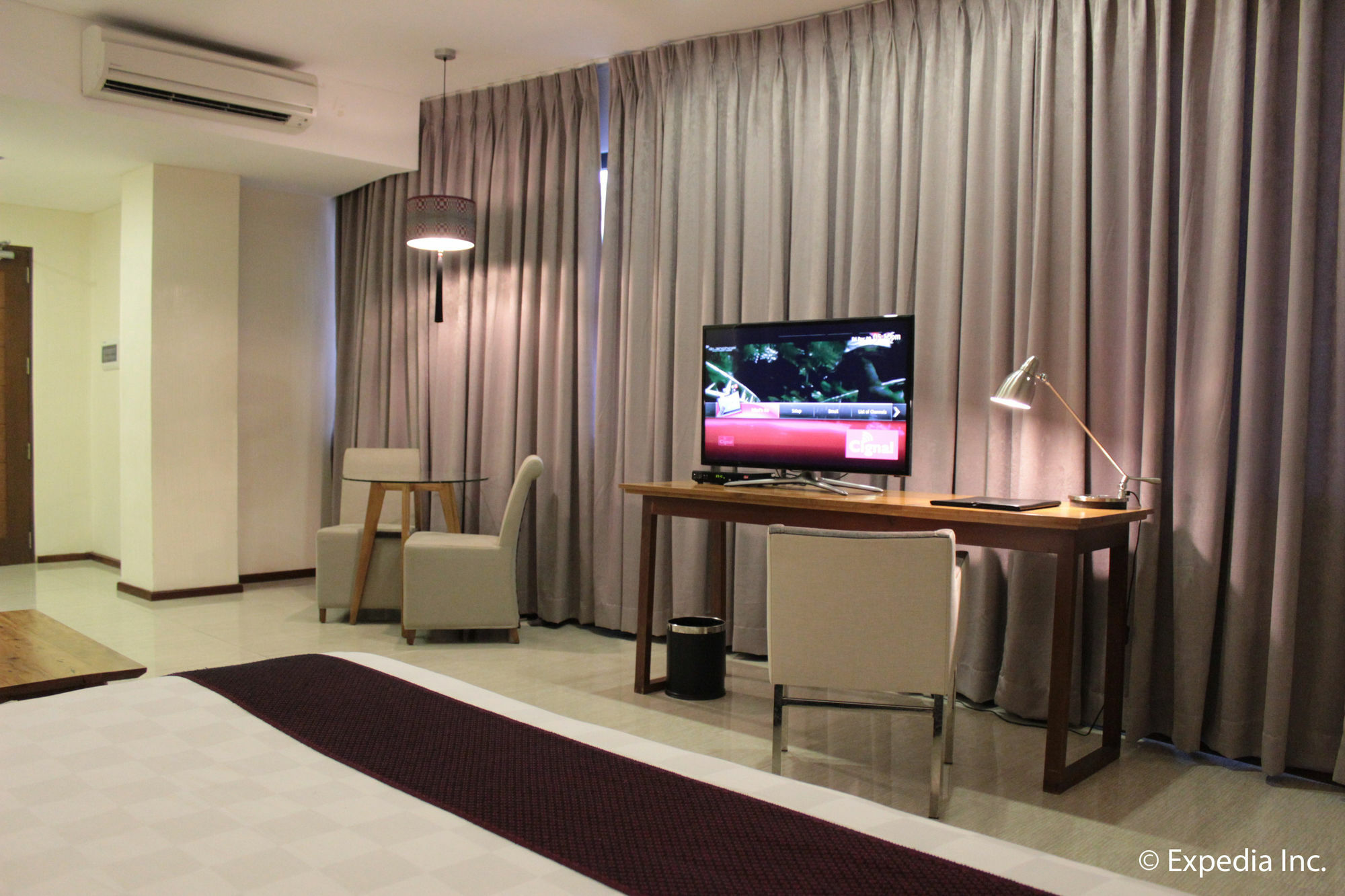 One Vittoria Hotel Vigan Extérieur photo